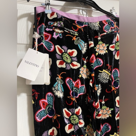 Authentic Valentino Garavani Floral Blend Printed Mid-Rise Pants - Picture 10 of 13